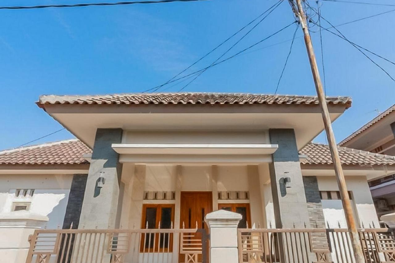 Wisma Andali Syariah Near Rsud Cideres Маджаленка Екстер'єр фото